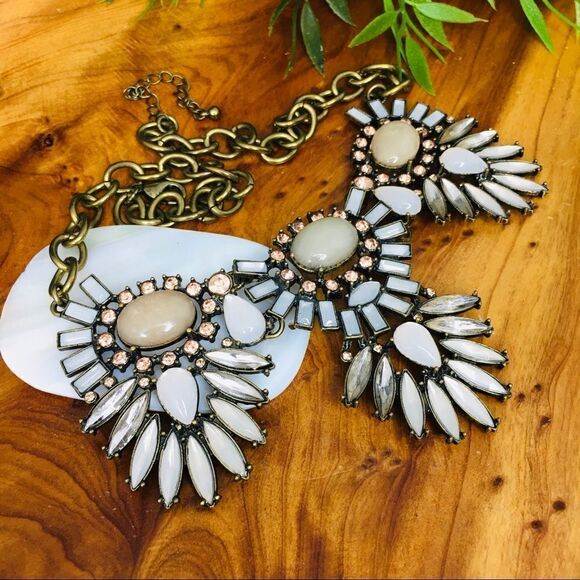 Statement Bib Necklace Crystal Rhinestone Antiqued 4218 - Picture 1 of 10